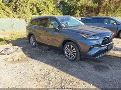 5TDFZRBH5MS138398 2021 TOYOTA HIGHLANDER