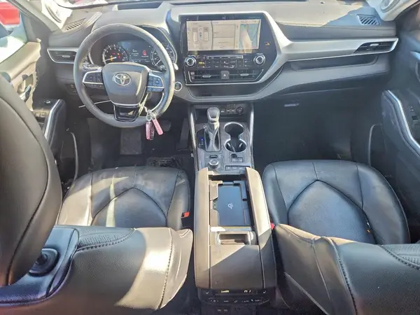 5TDFZRBH5MS150261 2021 TOYOTA HIGHLANDER - Image 8