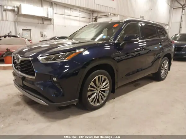 5TDFZRBH5MS158747 2021 TOYOTA HIGHLANDER - Image 2