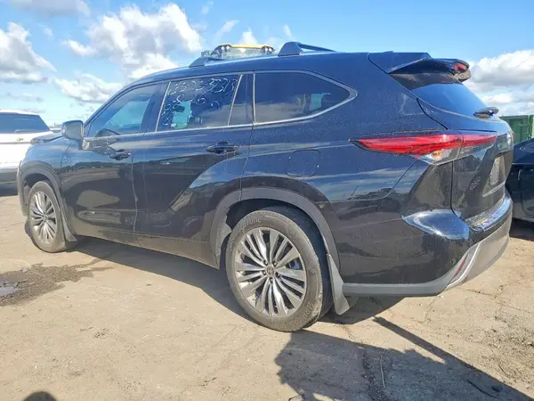 5TDFZRBH5NS168874 2022 TOYOTA HIGHLANDER - Image 2