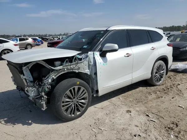 5TDFZRBH5NS171578 2022 TOYOTA HIGHLANDER - Image 1