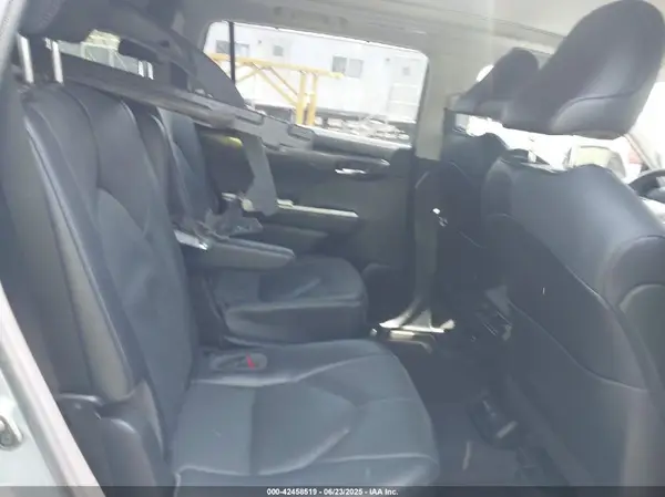 5TDFZRBH5NS184444 2022 TOYOTA HIGHLANDER - Image 8