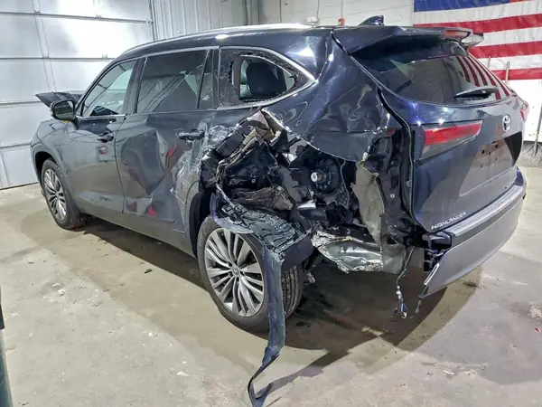 5TDFZRBH5NS184850 2022 TOYOTA HIGHLANDER - Image 2