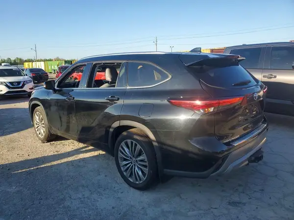 5TDFZRBH5NS206796 2022 TOYOTA HIGHLANDER - Image 2