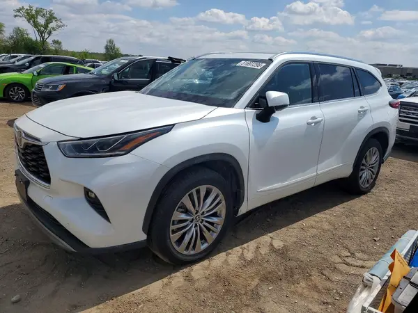 5TDFZRBH5NS214221 2022 TOYOTA HIGHLANDER - Image 1