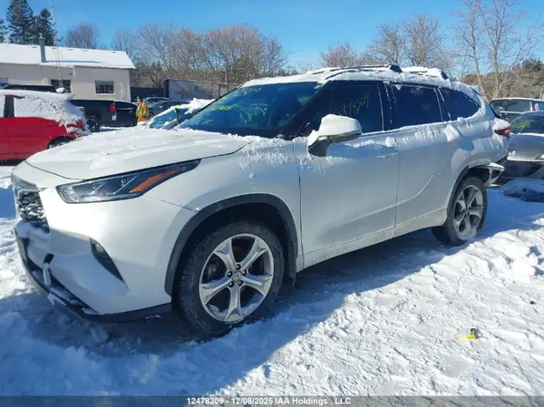 5TDFZRBH5NS222805 2022 TOYOTA HIGHLANDER - Image 2