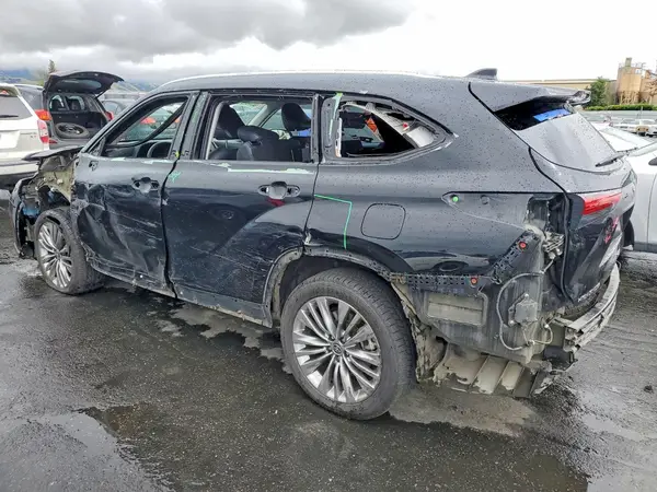 5TDFZRBH6LS007138 2020 TOYOTA HIGHLANDER - Image 2
