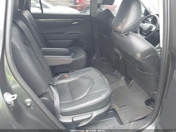 5TDFZRBH6LS025137 2020 TOYOTA HIGHLANDER - Image 8