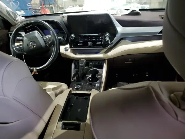 5TDFZRBH6LS037692 2020 TOYOTA HIGHLANDER - Image 8