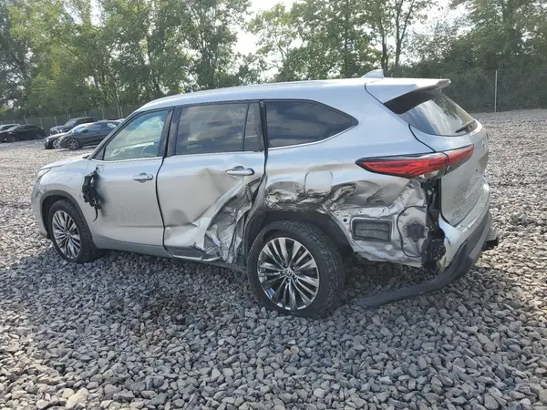 5TDFZRBH6LS041547 2020 TOYOTA HIGHLANDER - Image 2