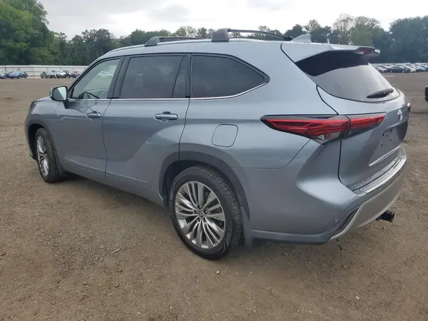 5TDFZRBH6MS061539 2021 TOYOTA HIGHLANDER - Image 2