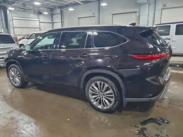 5TDFZRBH6MS067535 2021 TOYOTA HIGHLANDER - Image 2