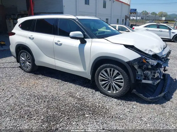 5TDFZRBH6MS087588 2021 TOYOTA HIGHLANDER - Image 1