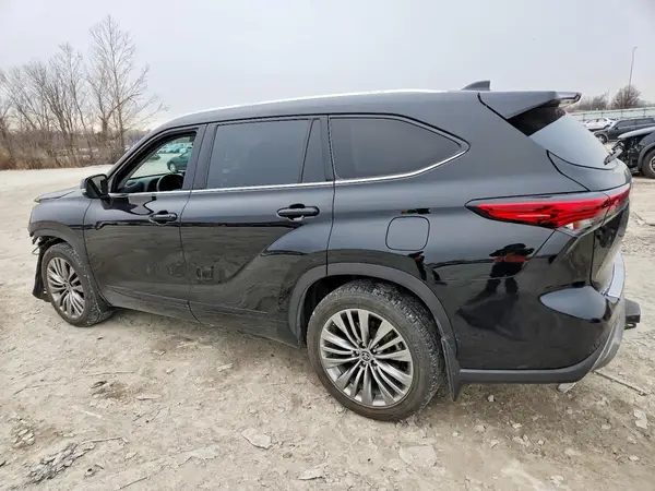 5TDFZRBH6MS120640 2021 TOYOTA HIGHLANDER - Image 2