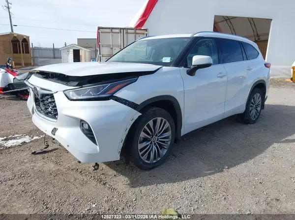 5TDFZRBH6NS161397 2022 TOYOTA HIGHLANDER - Image 2