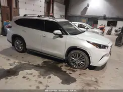 5TDFZRBH6NS192150 2022 TOYOTA HIGHLANDER
