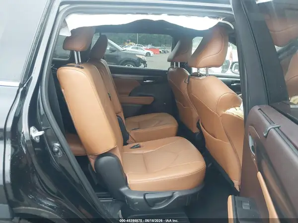 5TDFZRBH6NS206242 2022 TOYOTA HIGHLANDER - Image 8