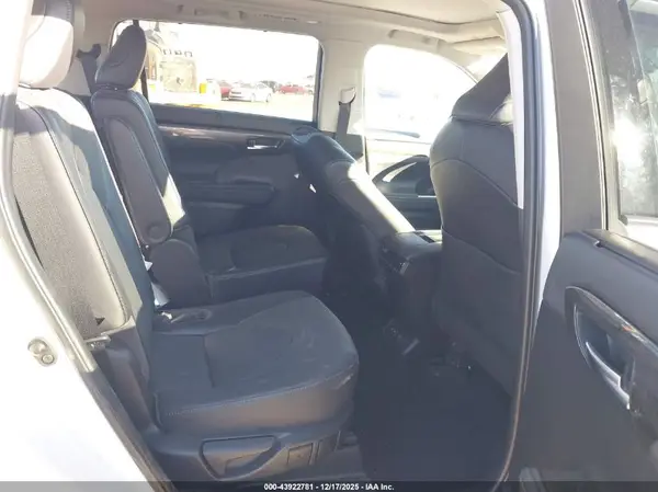 5TDFZRBH6NS253562 2022 TOYOTA HIGHLANDER - Image 8