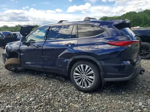 5TDFZRBH7LS028113 2020 TOYOTA HIGHLANDER - Image 2