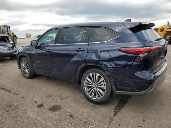 5TDFZRBH7LS043792 2020 TOYOTA HIGHLANDER - Image 2