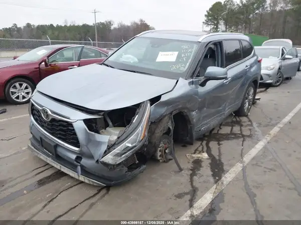 5TDFZRBH7LS052802 2020 TOYOTA HIGHLANDER - Image 2