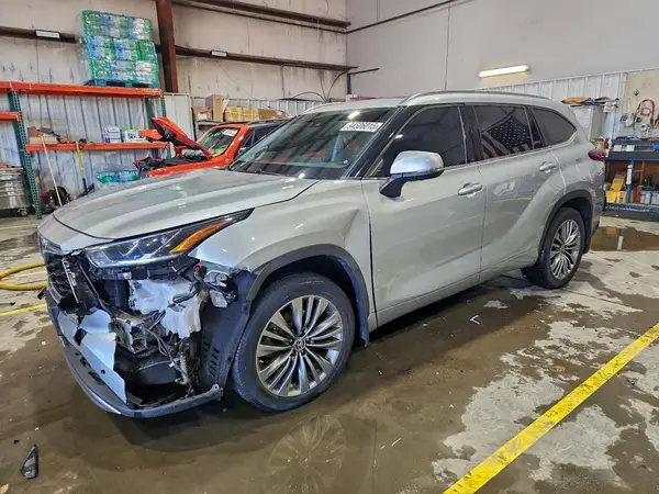 5TDFZRBH7LS055912 2020 TOYOTA HIGHLANDER - Image 1