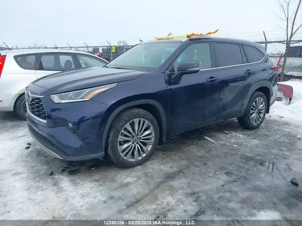 5TDFZRBH7MS062554 2021 TOYOTA HIGHLANDER - Image 2