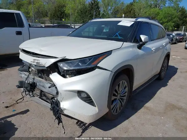 5TDFZRBH7MS106231 2021 TOYOTA HIGHLANDER - Image 2