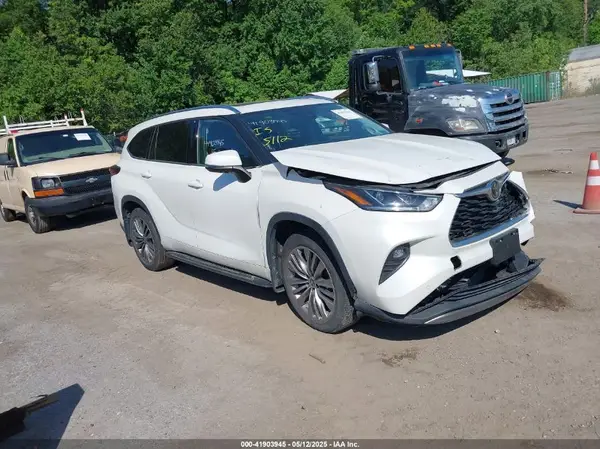 5TDFZRBH7MS109498 2021 TOYOTA HIGHLANDER - Image 1