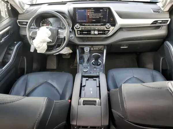 5TDFZRBH7MS130772 2021 TOYOTA HIGHLANDER - Image 8