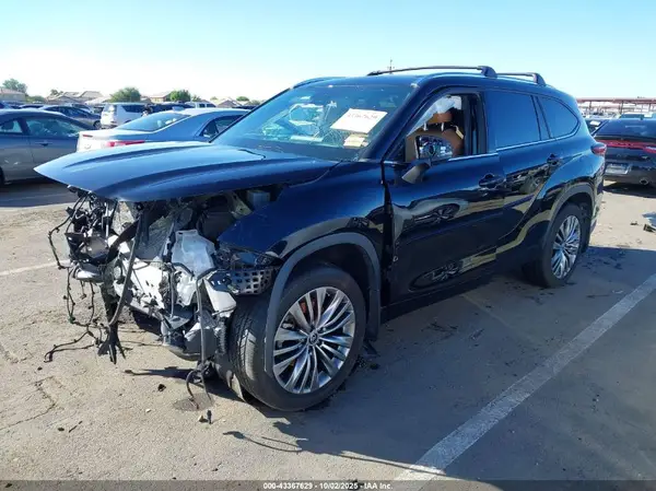 5TDFZRBH7MS134269 2021 TOYOTA HIGHLANDER - Image 2
