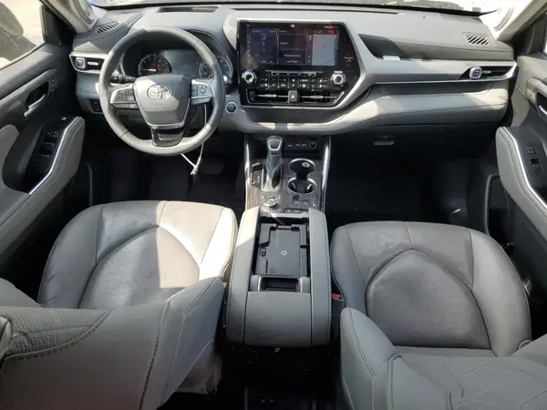 5TDFZRBH7MS141139 2021 TOYOTA HIGHLANDER - Image 8