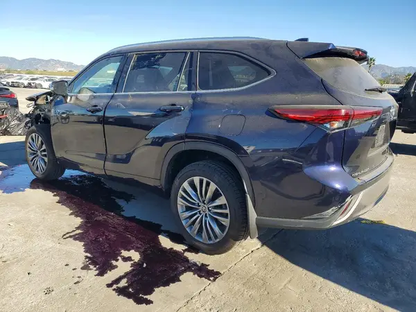 5TDFZRBH7MS152626 2021 TOYOTA HIGHLANDER - Image 2