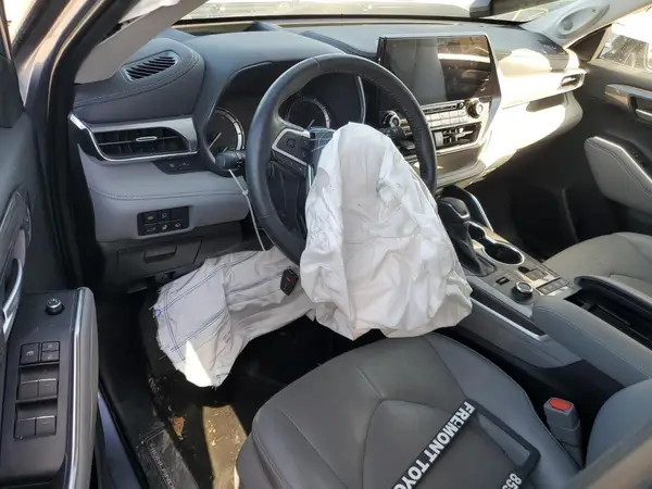 5TDFZRBH7NS168911 2022 TOYOTA HIGHLANDER - Image 8