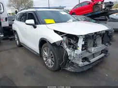 5TDFZRBH7NS202720 2022 TOYOTA HIGHLANDER