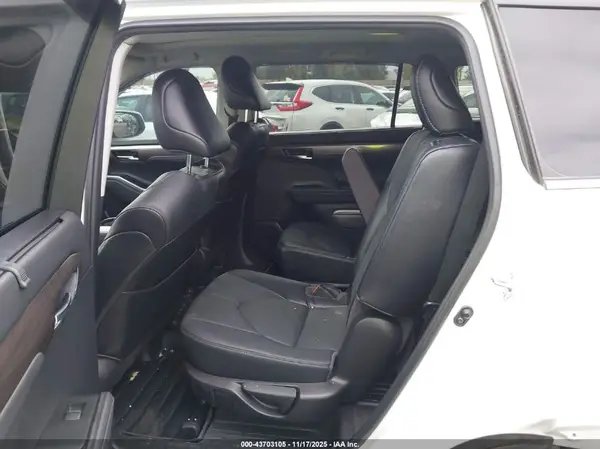 5TDFZRBH7NS202720 2022 TOYOTA HIGHLANDER - Image 8