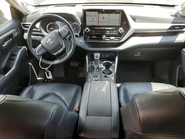 5TDFZRBH7NS205665 2022 TOYOTA HIGHLANDER - Image 8
