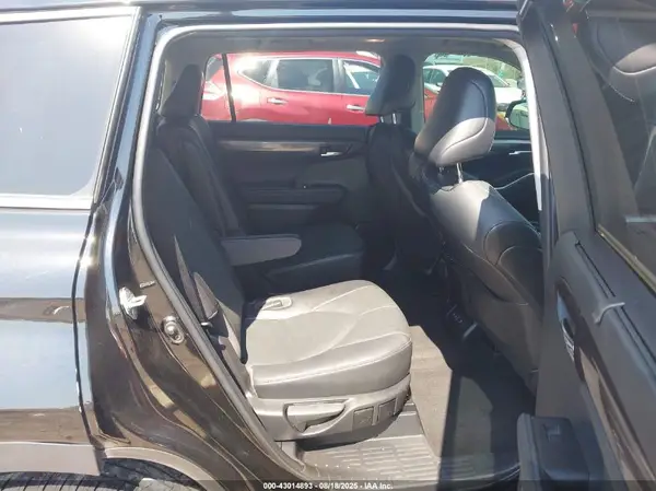 5TDFZRBH7NS225169 2022 TOYOTA HIGHLANDER - Image 8