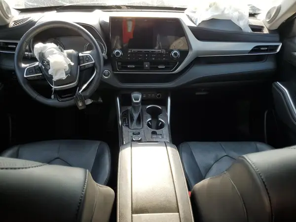 5TDFZRBH7NS232882 2022 TOYOTA HIGHLANDER - Image 8