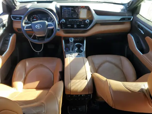 5TDFZRBH8LS005598 2020 TOYOTA HIGHLANDER - Image 8
