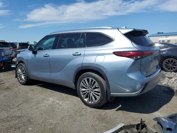 5TDFZRBH8LS019002 2020 TOYOTA HIGHLANDER - Image 2