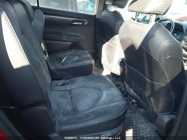 5TDFZRBH8LS019565 2020 TOYOTA HIGHLANDER - Image 8