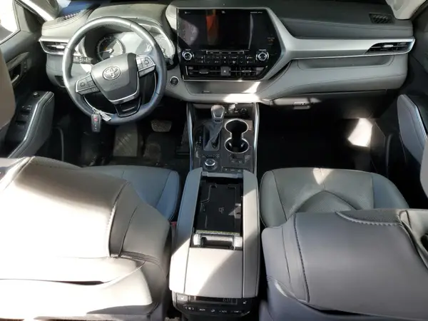 5TDFZRBH8LS053327 2020 TOYOTA HIGHLANDER - Image 8