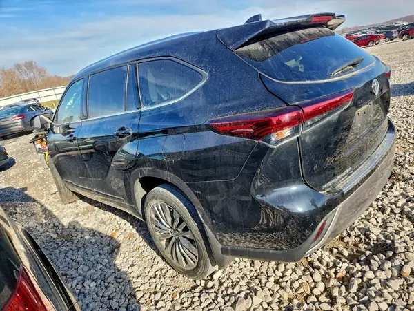 5TDFZRBH8MS071134 2021 TOYOTA HIGHLANDER - Image 2