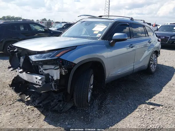 5TDFZRBH8MS078553 2021 TOYOTA HIGHLANDER - Image 2