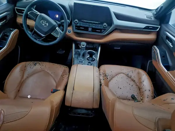 5TDFZRBH8MS117142 2021 TOYOTA HIGHLANDER - Image 8