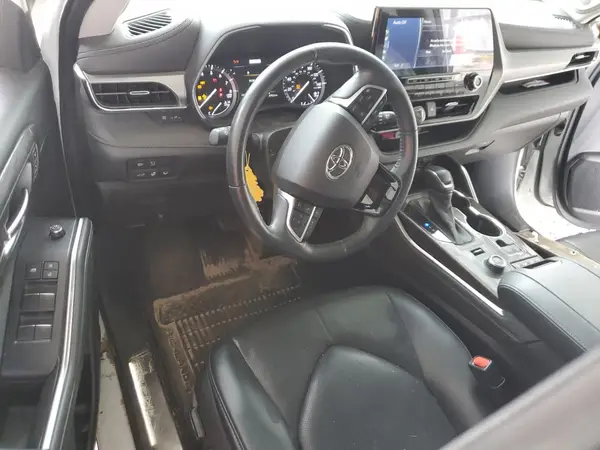 5TDFZRBH8MS118288 2021 TOYOTA HIGHLANDER - Image 8
