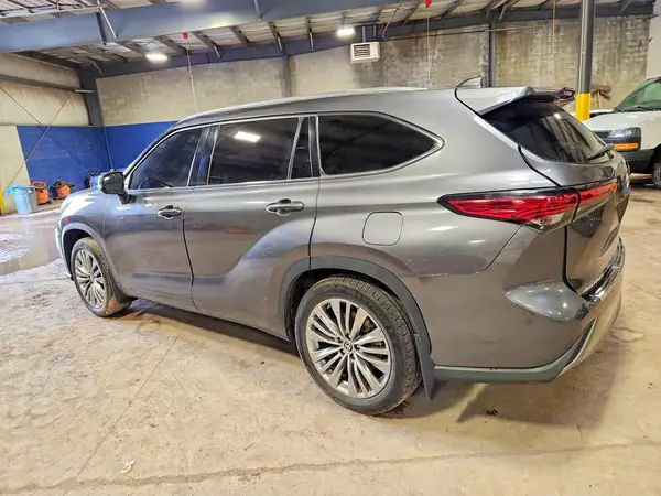 5TDFZRBH8MS130201 2021 TOYOTA HIGHLANDER - Image 2