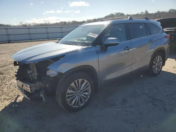 5TDFZRBH8MS130375 2021 TOYOTA HIGHLANDER - Image 1