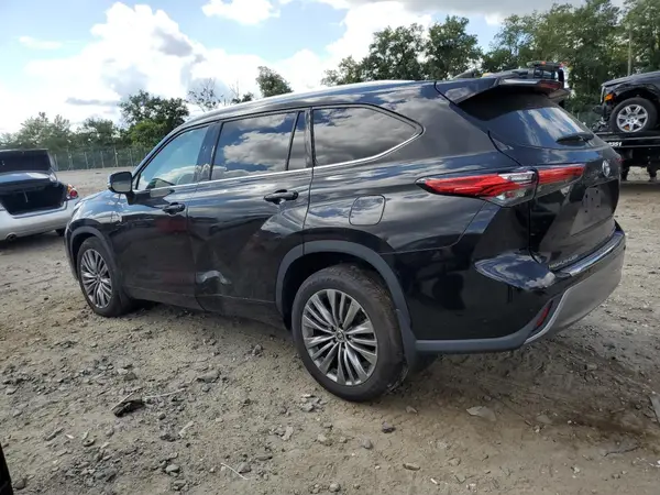 5TDFZRBH8MS137651 2021 TOYOTA HIGHLANDER - Image 2